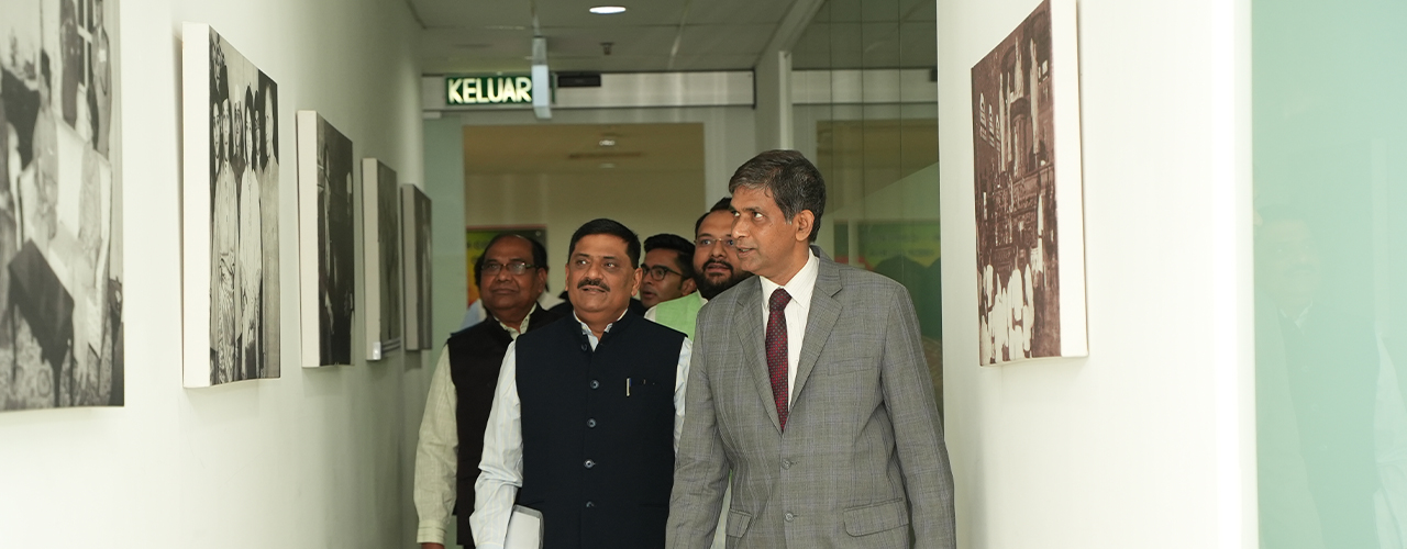 Briefing by High Commissioner Mr. B N Reddy & Visit to the High Commission